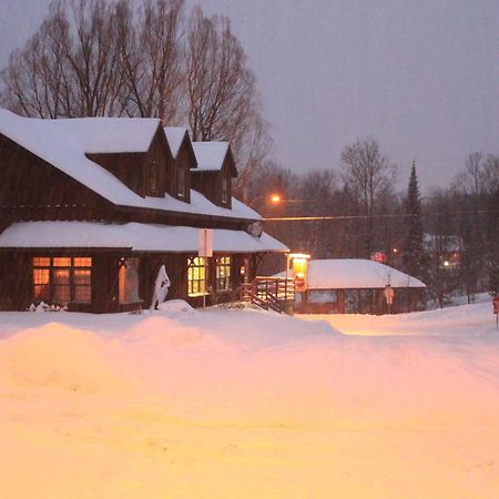 Auberge Micro-Brasserie Le Baril Roulant ヴァル・ダヴィ エクステリア 写真